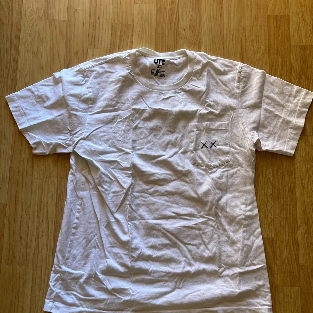 Kaws x Sesame Street Uniqlo Tee